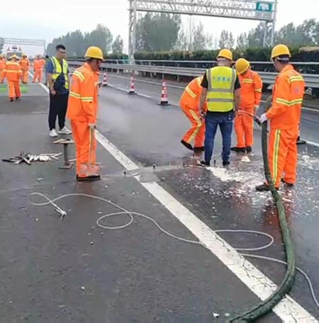 瀝青路面路基填充注漿